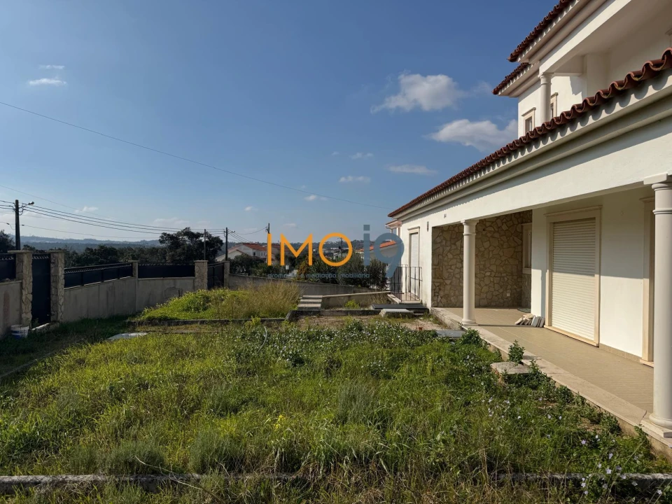 Moradia T4 para Venda em Fatima Foto 5