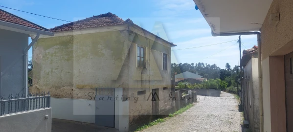 Moradia T3 para Venda em Retorta e Tougues