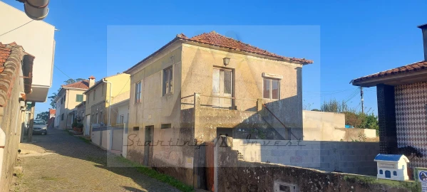 Moradia T3 para Venda em Retorta e Tougues