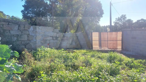 Moradia T3 para Venda em Retorta e Tougues