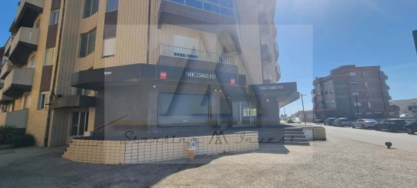 Loja para Arrendamento em Aver-O-Mar, Amorim e Terroso