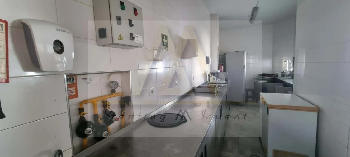 Loja para Arrendamento em Aver-O-Mar, Amorim e Terroso Foto 6