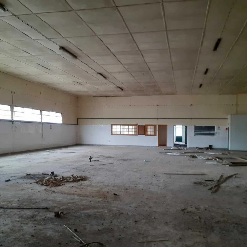 Armazém para Venda em Alcanhões Foto 15