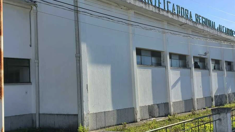 Armazém para Venda em Alcanhões