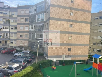 Apartamento T2 para Venda em Póvoa de Santo Adrião e Olival Basto