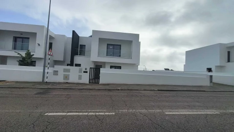 Moradia T4 para Venda em Corroios