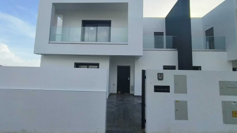 Moradia T4 para Venda em Corroios