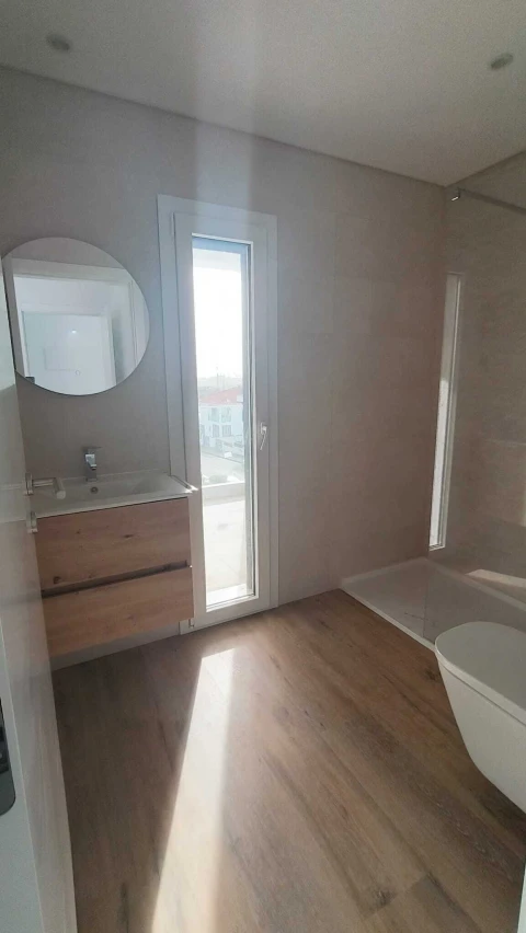 Moradia T4 para Venda em Corroios