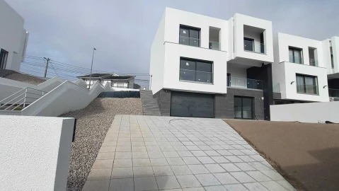 Moradia T4 para Venda em Corroios