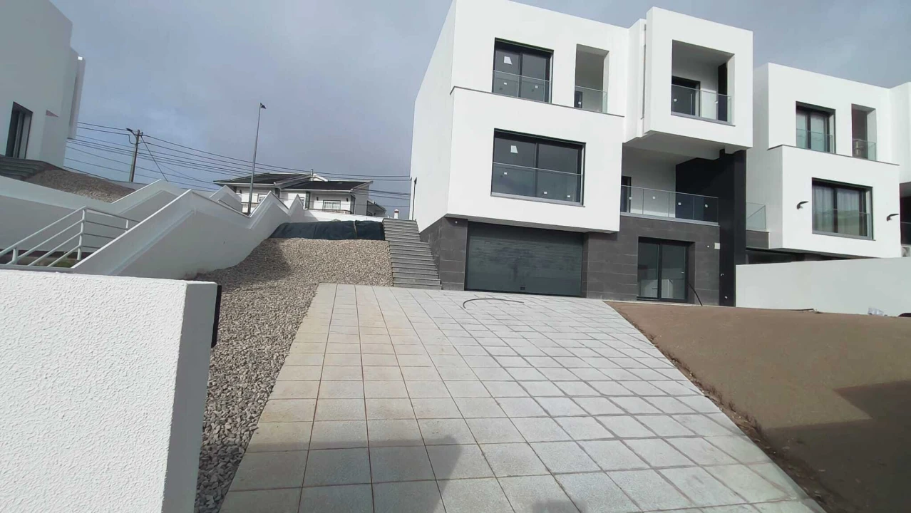 Moradia T4 para Venda em Corroios Foto 10