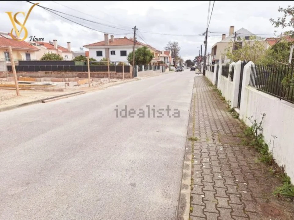 Moradia T4 para Venda em Fernao Ferro Foto 9