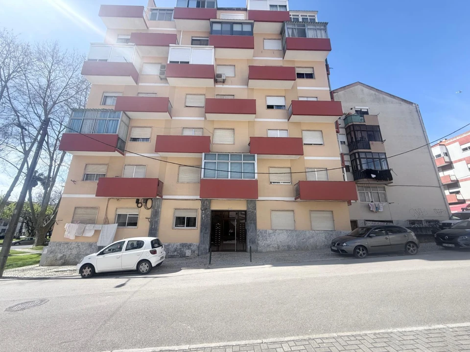 Apartamento T2 para Venda em Amora Foto 1