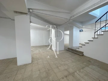 Armazém para Arrendamento em Algés, Linda-A-Velha e Cruz Quebrada-Dafundo