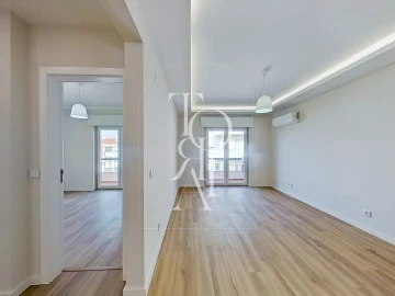 Moradia T2 para Venda em Carnaxide e Queijas