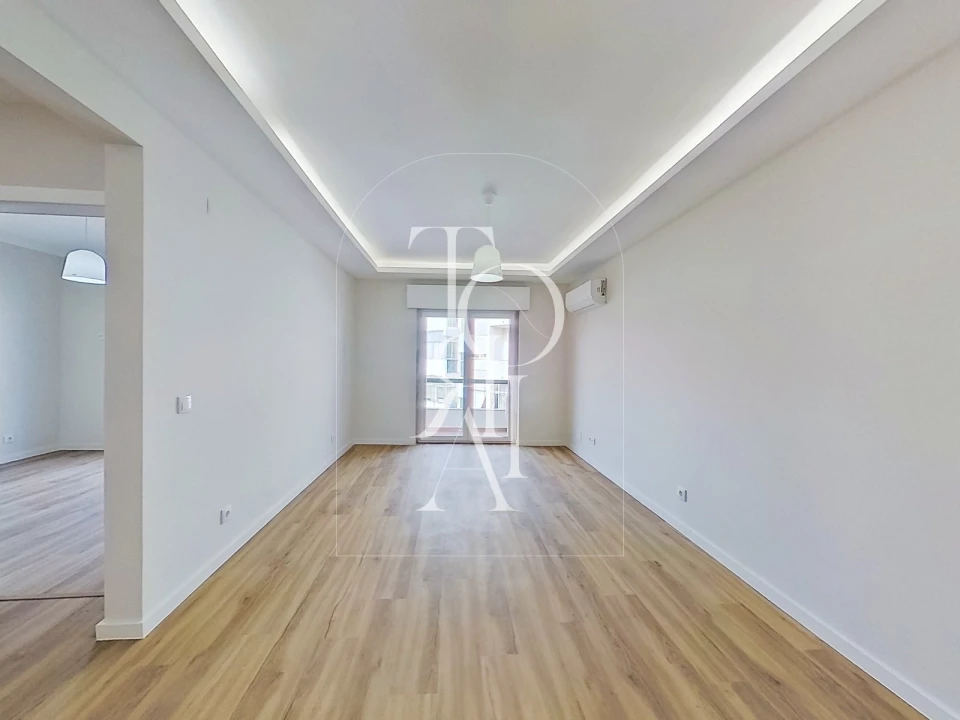 Moradia T2 para Venda em Carnaxide e Queijas Foto 7