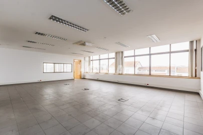 Prédio para Venda em Marrazes e Barosa