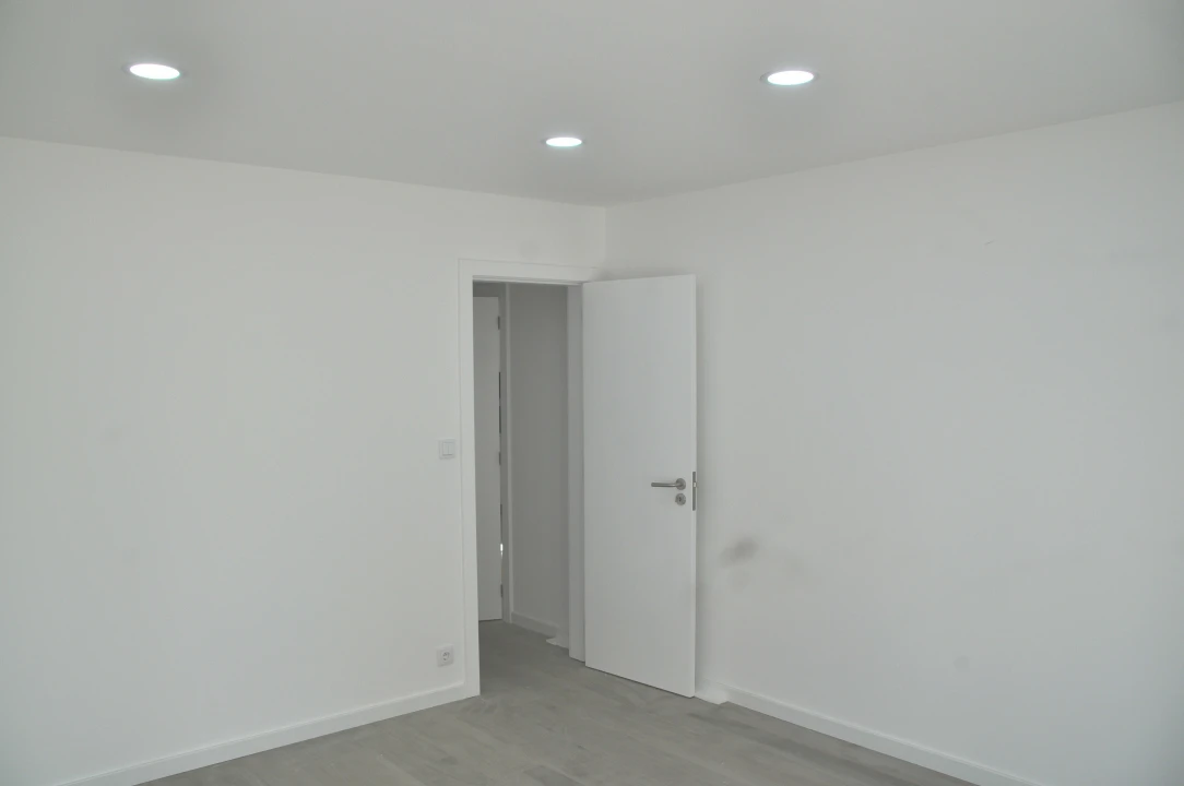 Moradia T4 para Venda em Atouguia da Baleia Foto 10