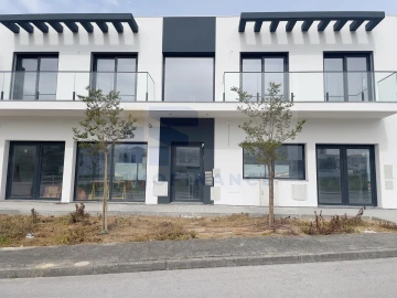 Loja para Venda em Atouguia da Baleia