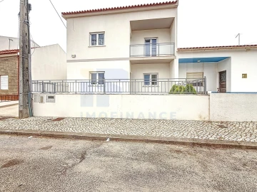 Moradia T6 para Venda em Atouguia da Baleia