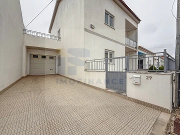 Moradia T6 para Venda em Atouguia da Baleia