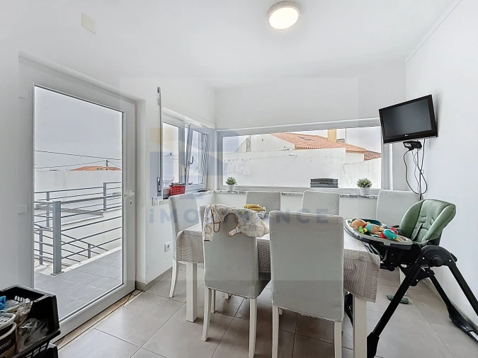 Moradia T6 para Venda em Atouguia da Baleia Foto 6