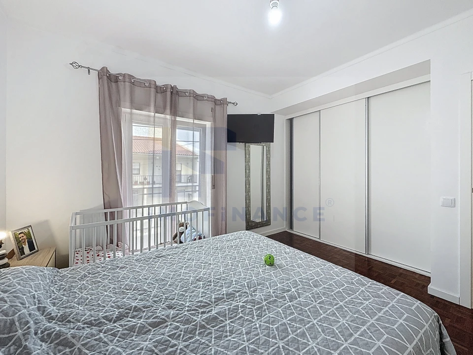 Moradia T6 para Venda em Atouguia da Baleia Foto 15