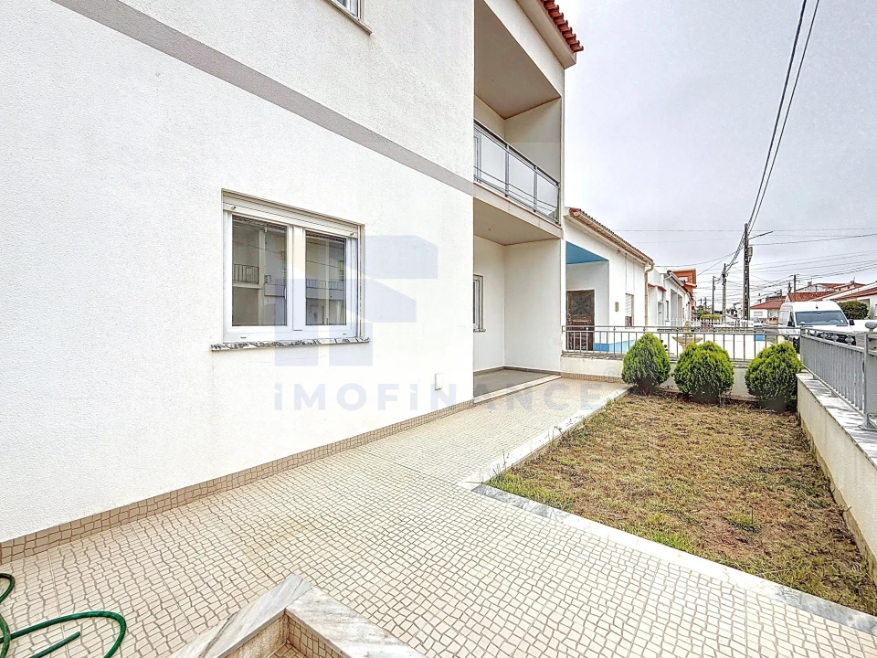 Moradia T6 para Venda em Atouguia da Baleia Foto 1