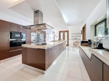 Moradia T7 para Venda em Atouguia da Baleia