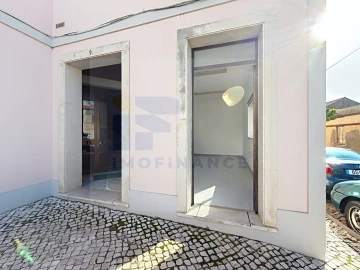 Loja para Venda em Atouguia da Baleia