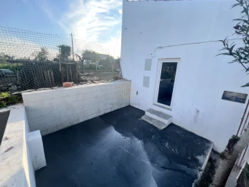 Moradia T1 para Venda em Capelins (Santo Antonio)