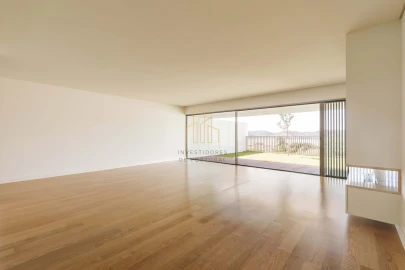 Moradia T5 para Venda em Alcantara