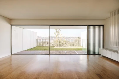 Moradia T5 para Venda em Alcantara