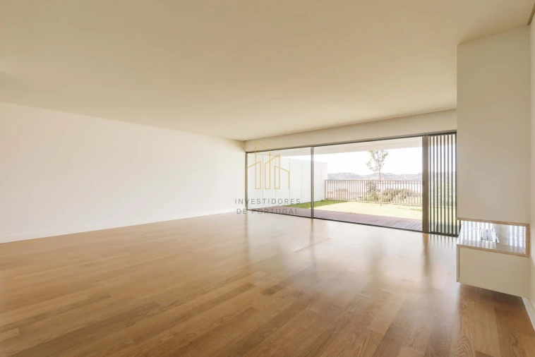 Moradia T5 para Venda em Alcantara