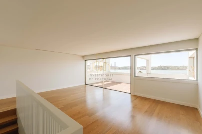 Moradia T5 para Venda em Alcantara