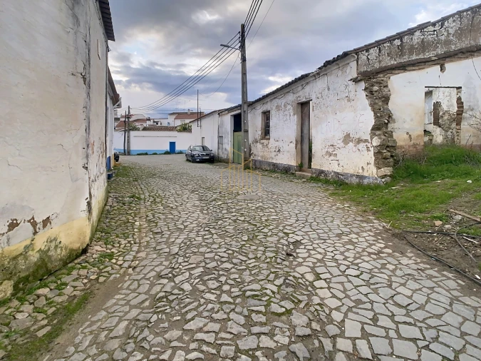 Moradia T0 para Venda em Corval Foto 2