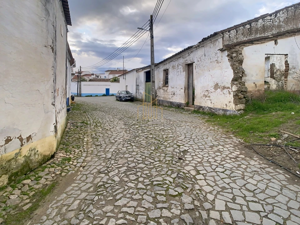 Moradia T0 para Venda em Corval Foto 2