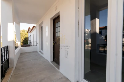 Moradia T2 para Venda em Santiago Maior