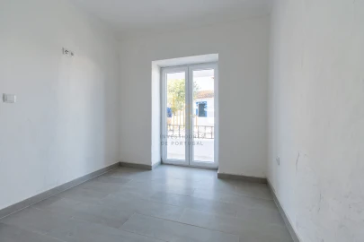 Moradia T2 para Venda em Santiago Maior