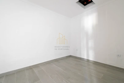 Moradia T2 para Venda em Santiago Maior