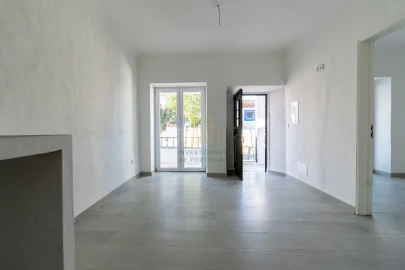 Moradia T2 para Venda em Santiago Maior