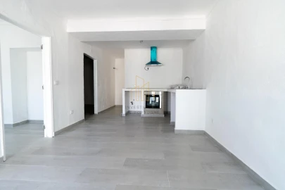 Moradia T2 para Venda em Santiago Maior