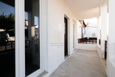 Moradia T2 para Venda em Santiago Maior