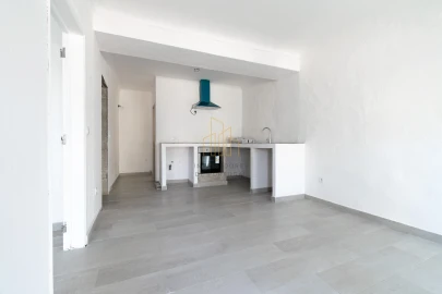 Moradia T2 para Venda em Santiago Maior