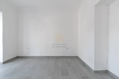 Moradia T2 para Venda em Santiago Maior