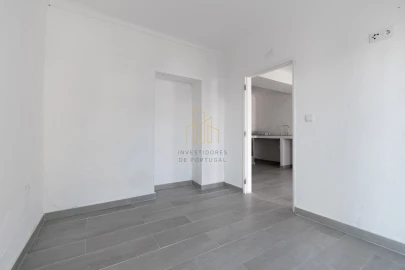 Moradia T2 para Venda em Santiago Maior