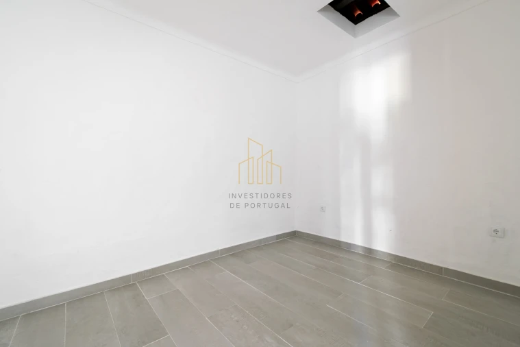 Moradia T2 para Venda em Santiago Maior Foto 8