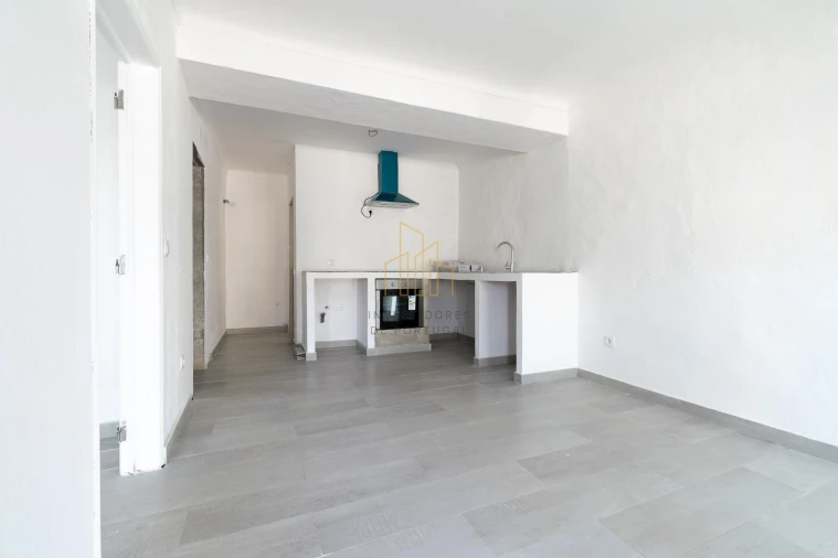 Moradia T2 para Venda em Santiago Maior Foto 12