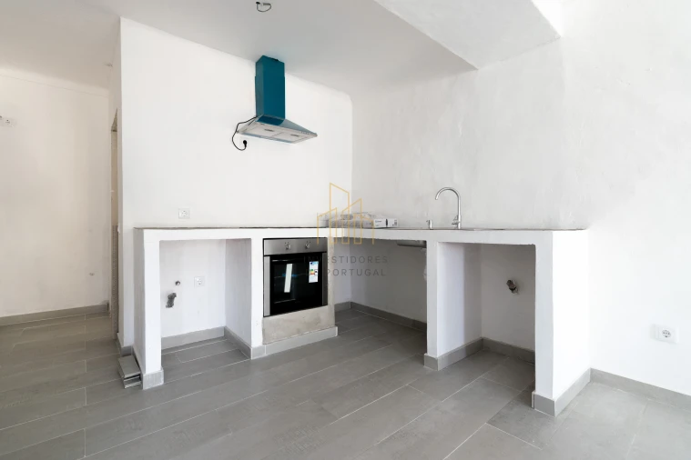 Moradia T2 para Venda em Santiago Maior Foto 14