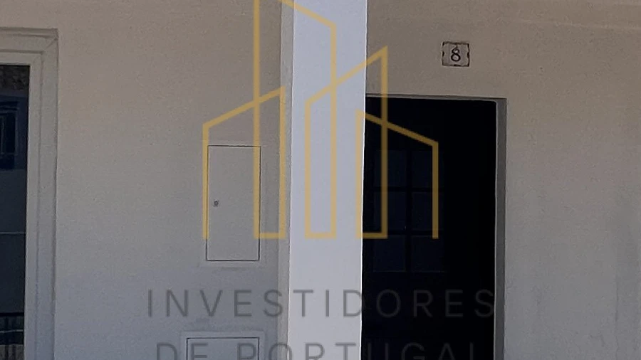 Moradia T2 para Venda em Santiago Maior