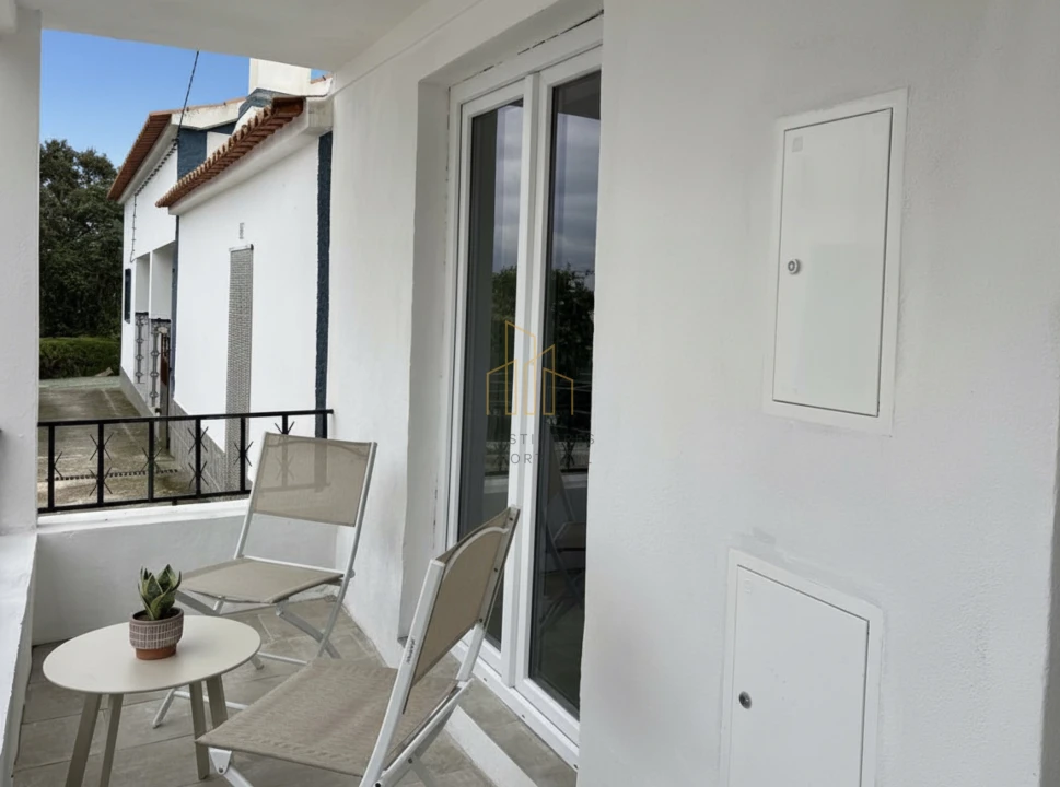 Moradia T2 para Venda em Santiago Maior Foto 2